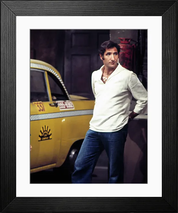 Framed Print : TAXI, Judd Hirsch, Louie and the Nice Girl (Season 2, 9 / 11 / 1979), 1978-83