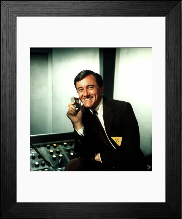 Framed Print : THE MAN FROM U.N.C.L.E. Robert Vaughn, 1964-1968