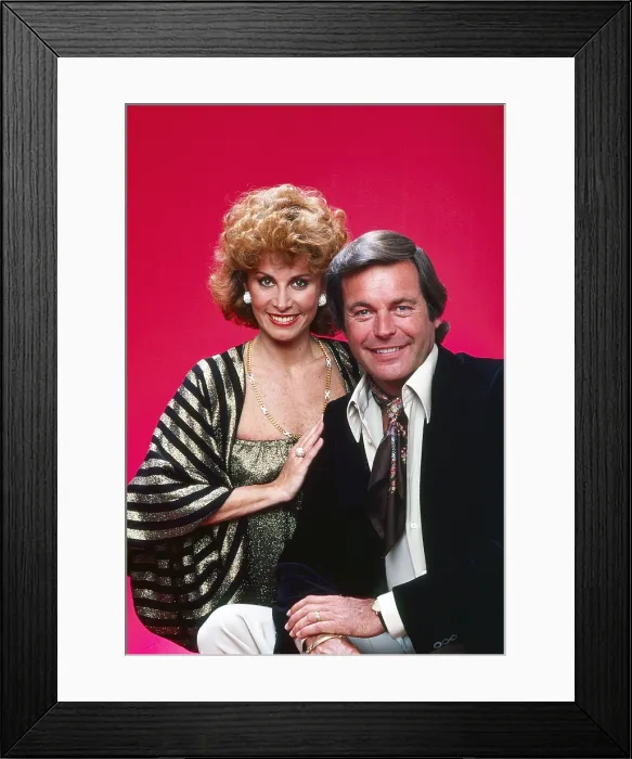 Framed Print : HART TO HART, from left: Stefanie Powers, Robert Wagner, (1979), (1979-1984) Framed Print : HART TO HART, from left: Stefanie Powers, Robert Wagner, (1979), (1979-1984)