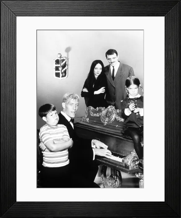 Framed Print : THE ADDAMS FAMILY, from left: Ken Weatherwax, Ted Cassidy, Carolyn Jones, John Astin, Lisa Loring, (1964-1966)