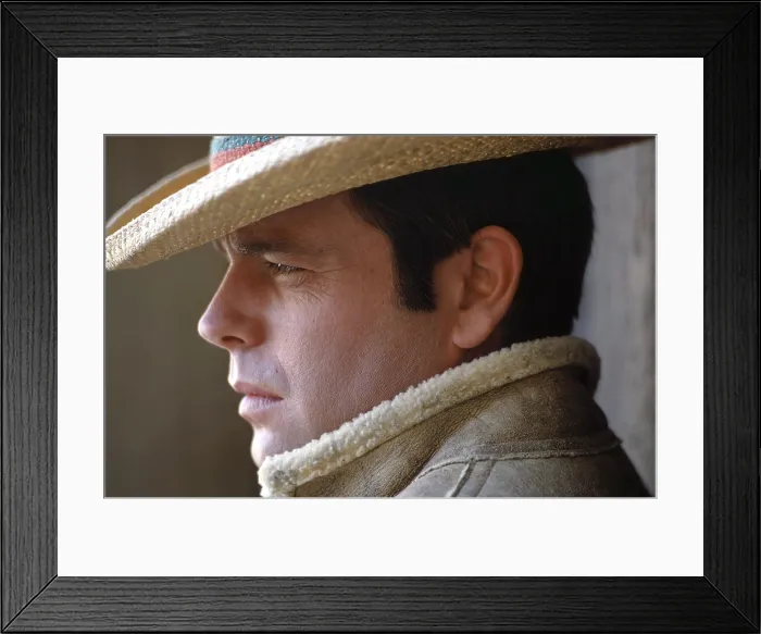 Framed Print : IT TAKES A THIEF, Robert Wagner, 1968-70 Framed Print : IT TAKES A THIEF, Robert Wagner, 1968-70