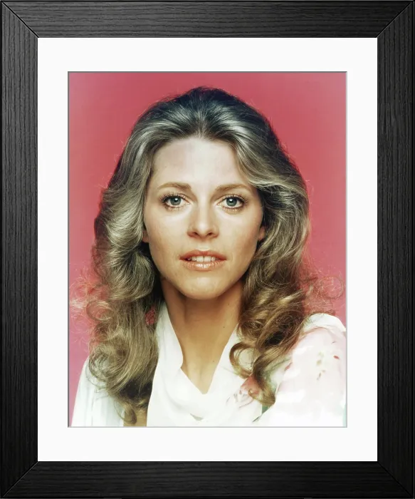 Framed Print : THE BIONIC WOMAN, Lindsay Wagner, 1976-78 Framed Print : THE BIONIC WOMAN, Lindsay Wagner, 1976-78