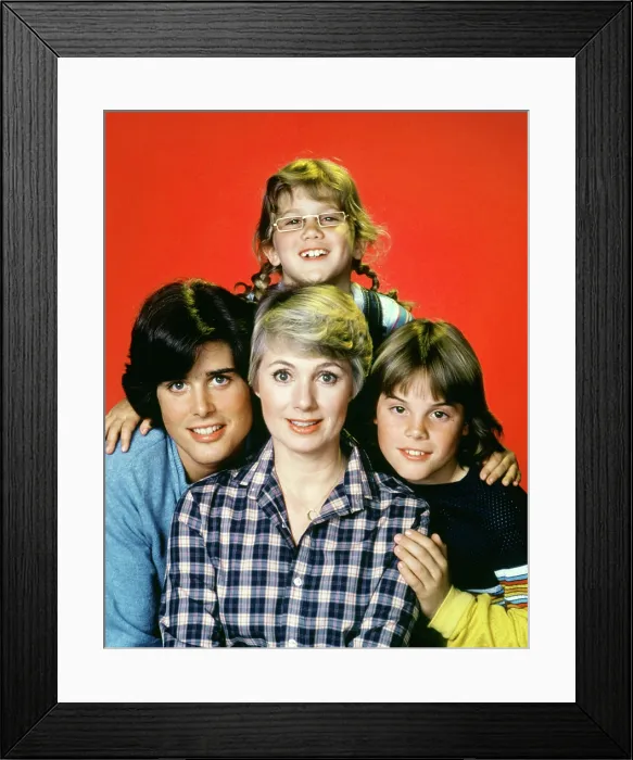 Framed Print : SHIRLEY, (from left): Peter Barton, Tracey Gold (top), Shirley Jones, Bret Shryer, 1979-80