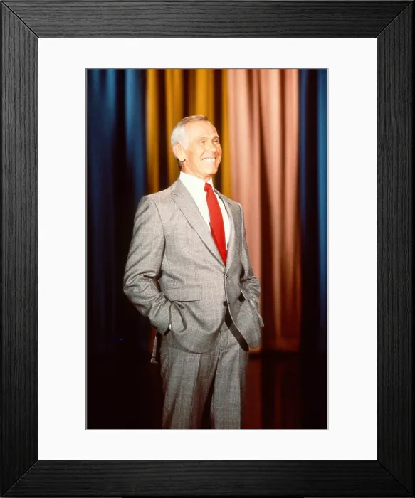 Framed Print : THE TONIGHT SHOW STARRING JOHNNY CARSON, Johnny Carson, (ca. early 1990s), 1962-92