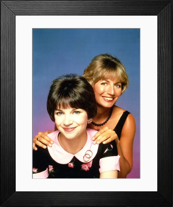 Framed Print : LAVERNE AND SHIRLEY, Cindy Williams, Penny Marshall, 1976-83
