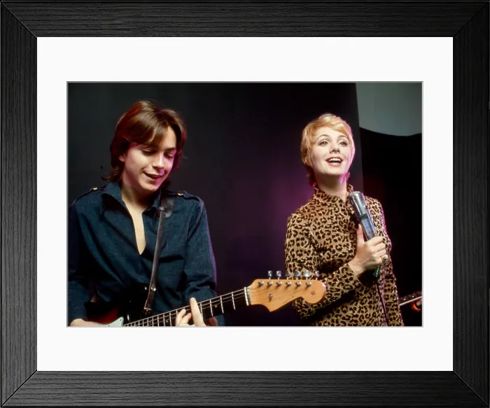 Framed Print : THE PARTRIDGE FAMILY, from left: David Cassidy, Shirley Jones, 1970-74 Framed Print : THE PARTRIDGE FAMILY, from left: David Cassidy, Shirley Jones, 1970-74