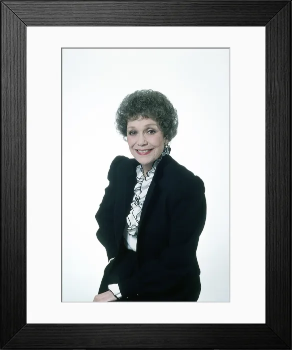 Framed Print : FALCON CREST, Jane Wyman, 1981-90 (1981 photo) Framed Print : FALCON CREST, Jane Wyman, 1981-90 (1981 photo)