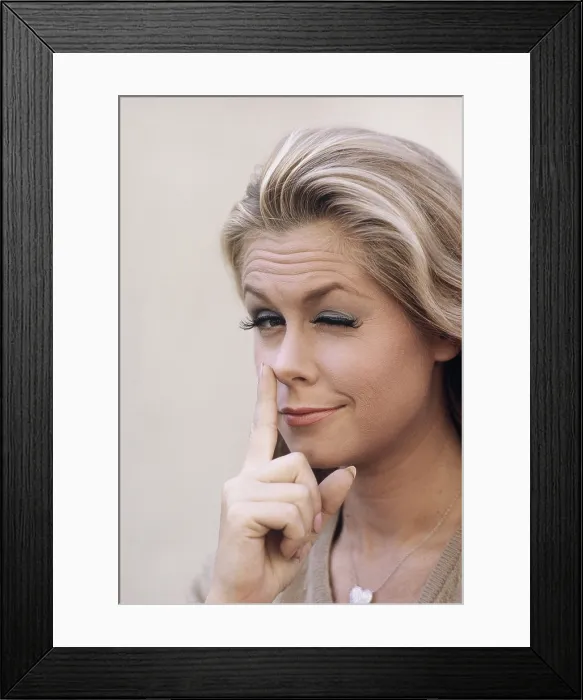 Framed Print : BEWITCHED, Elizabth Montgomery, (1964), 1964-1972