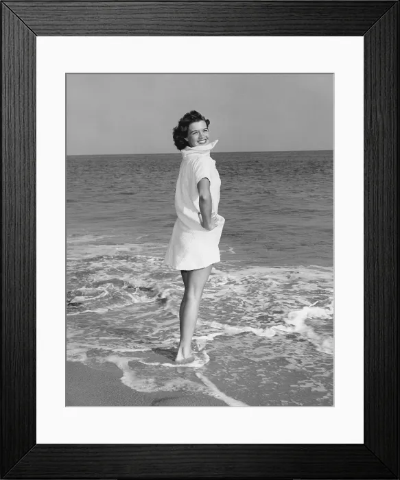 Framed Print : Angie Dickinson, first leg art after becoming a TVenus (orginal caption), 1953 Framed Print : Angie Dickinson, first leg art after becoming a TVenus (orginal caption), 1953