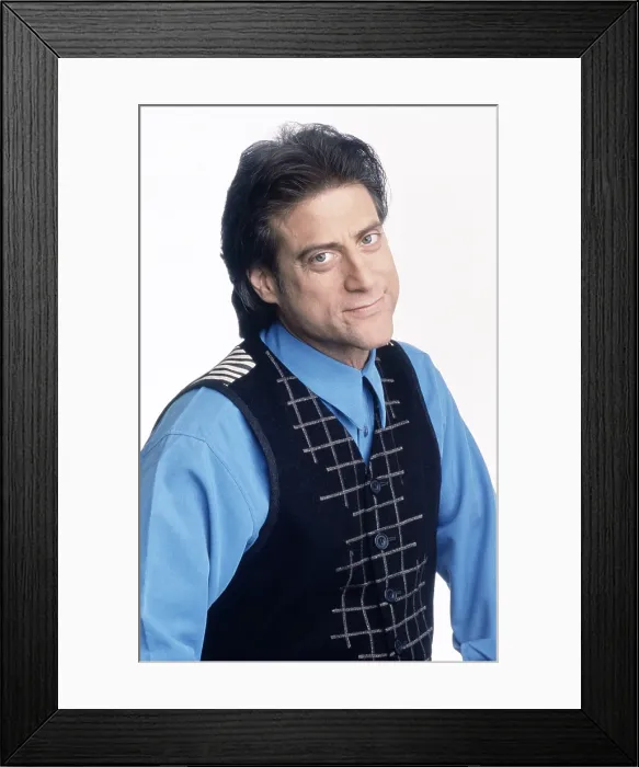 Framed Print : HILLER AND DILLER, Richard Lewis, (Season 1, 1997-1998) Framed Print : HILLER AND DILLER, Richard Lewis, (Season 1, 1997-1998)