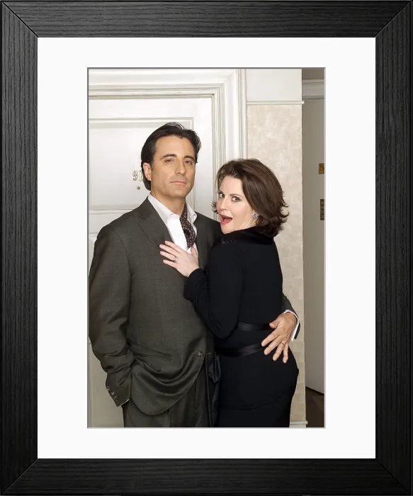 Framed Print : WILL & GRACE, Field of Queens (Season 5, aired 01 / 09 / 03), Andy Garcia, Megan Mullally, 1998-2006