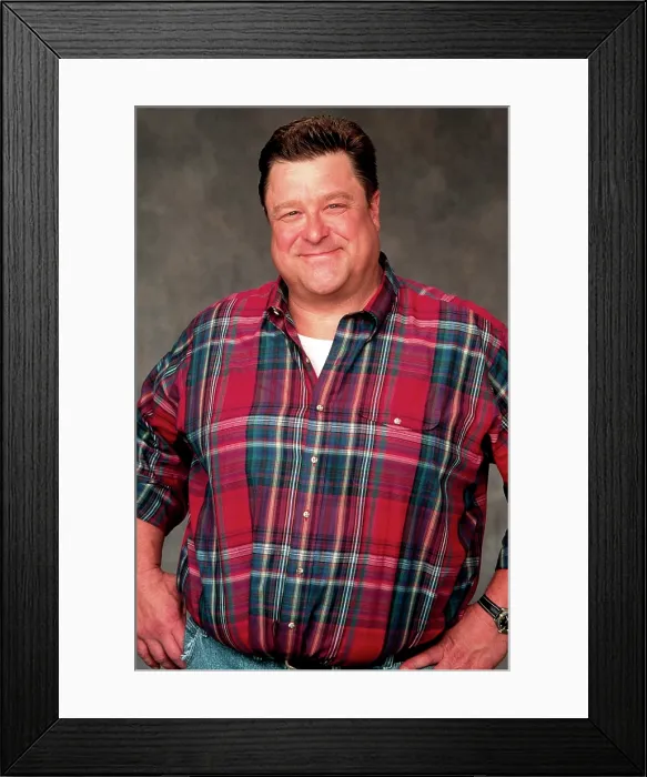 Framed Print : ROSEANNE, John Goodman, 1988-2018 (1996 photo) Framed Print : ROSEANNE, John Goodman, 1988-2018 (1996 photo)