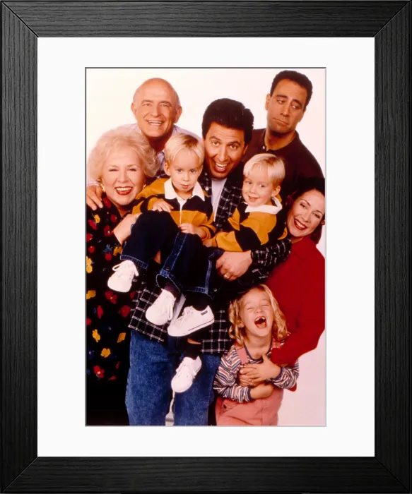 Framed Print : EVERYBODY LOVES RAYMOND, Doris Roberts, Peter Boyle, Sullivan Sweeten, Sawyer Sweeten, Ray Romano, Brad Garrett, Patricia Heaton, Madylin Sweeten, 1996-2005