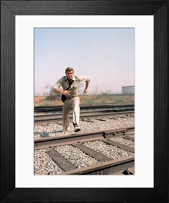 Framed Print : SIX MILLION DOLLAR MAN, Lee Majors, 1974-1978
