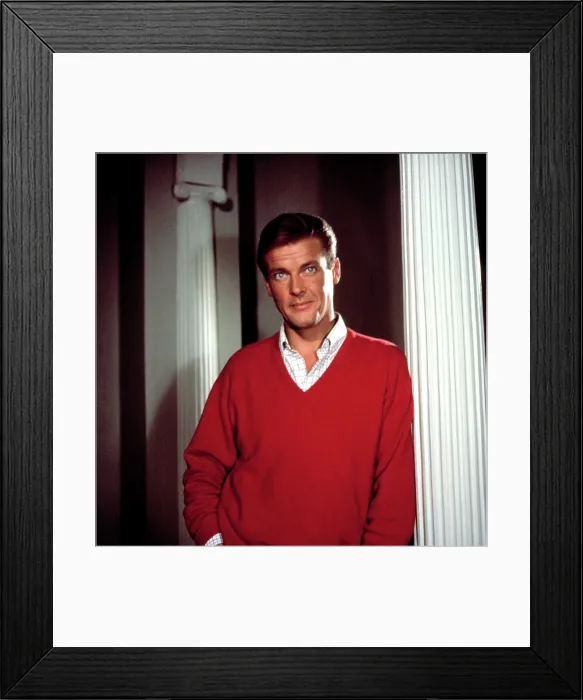 Framed Print : THE SAINT, Roger Moore, 1962-1969 Framed Print : THE SAINT, Roger Moore, 1962-1969