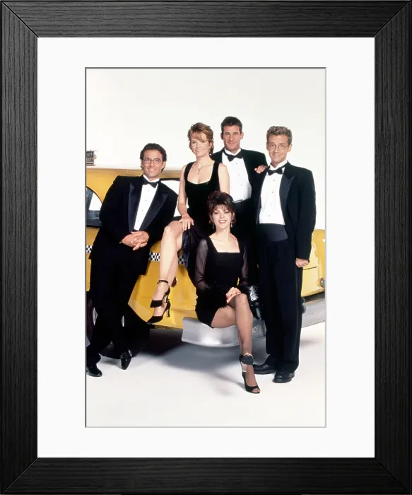 Framed Print : CAROLINE IN THE CITY, from left: Eric Lutes, Lea Thompson, Amy Pietz, Andy Lauer, Malcolm Gets, 1995-1999