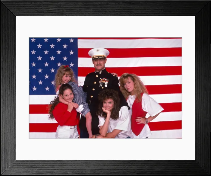 Framed Print : MAJOR DAD, clockwise from top center: Gerald McRaney, Marissa Ryan, Shanna Reed, Nicole Dubuc, Chelsea Hertford, 1989-93