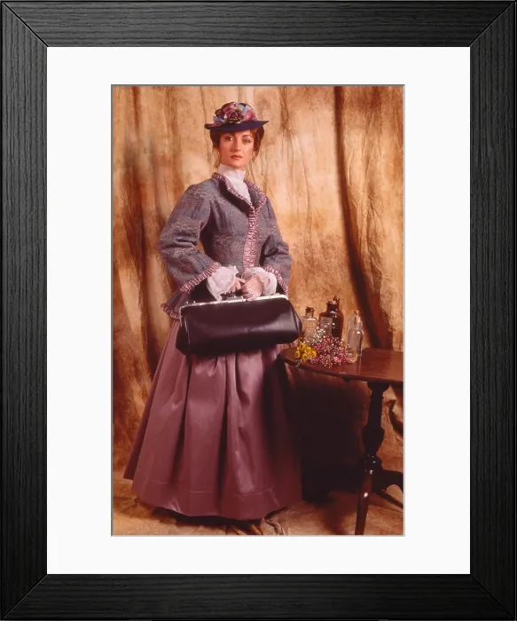 Framed Print : DR. QUINN, MEDICINE WOMAN, Jane Seymour, 1993-1998 Framed Print : DR. QUINN, MEDICINE WOMAN, Jane Seymour, 1993-1998