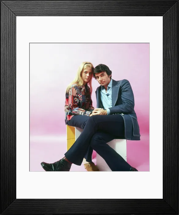 Framed Print : BRIDGET LOVES BERNIE, from left: Meredith Baxter, David Birney, 1972-1973