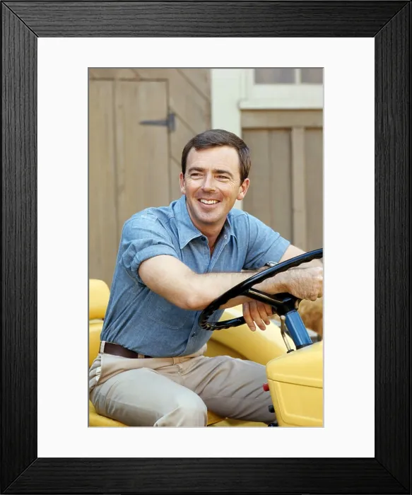 Framed Print : MAYBERRY R.F.D. Ken Berry, 1968-71 (1968 photo) Framed Print : MAYBERRY R.F.D. Ken Berry, 1968-71 (1968 photo)