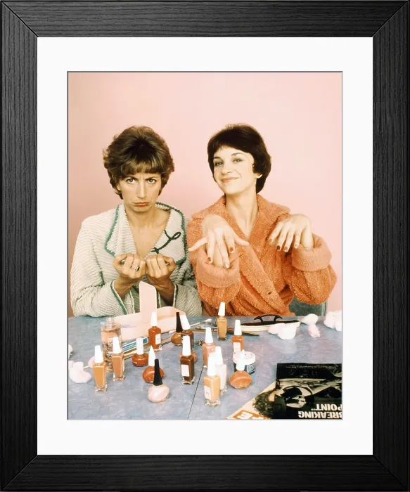 Framed Print : LAVERNE & SHIRLEY, from left: Penny Marshall, Cindy Williams, 1976-83 Framed Print : LAVERNE & SHIRLEY, from left: Penny Marshall, Cindy Williams, 1976-83