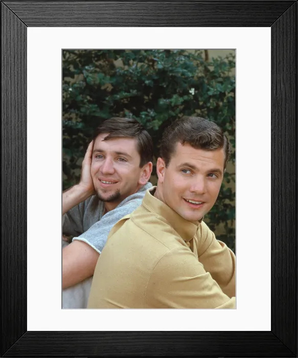 Framed Print : THE MANY LOVES OF DOBIE GILLIS, Bob Denver, Dwayne Hickman, 1959-63 Framed Print : THE MANY LOVES OF DOBIE GILLIS, Bob Denver, Dwayne Hickman, 1959-63