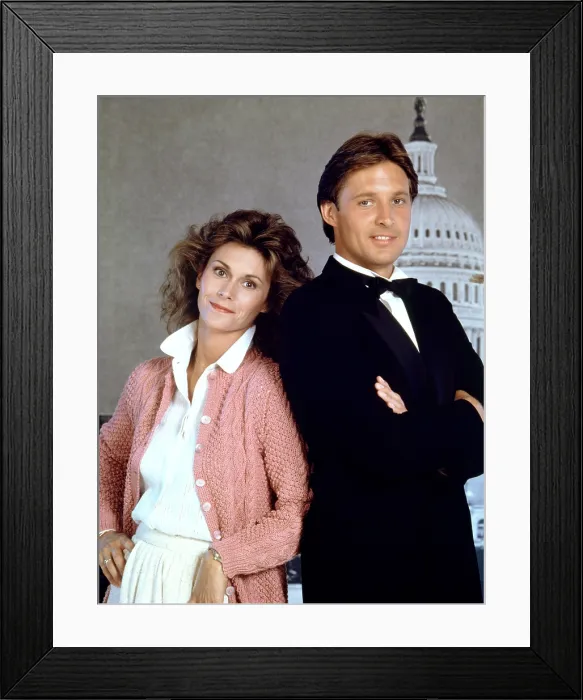 Framed Print : SCARECROW AND MRS. KING, Kate Jackson, Bruce Boxleitner, (Season 1), 1983-87