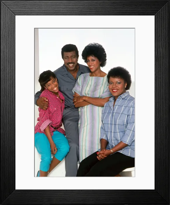Framed Print : 227, from left: Regina King, Hal Williams, Marla Gibbs, Alaina Reed Hall, (1985), 1985-1990