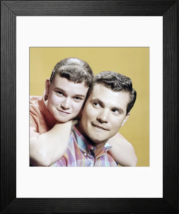Framed Print : THE MANY LOVES OF DOBIE GILLIS, from left: Sheila James Kuehl, Dwayne Hickman, (1962), 1959-1963
