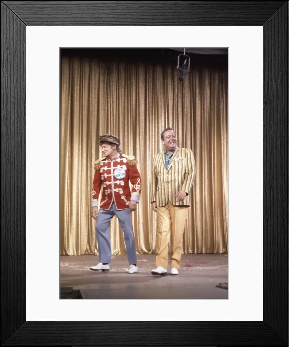 Framed Print : THE JACKIE GLEASON SHOW (aka THE HONEYMOONERS), from left, Art Carney, Jackie Gleason, 1966-70