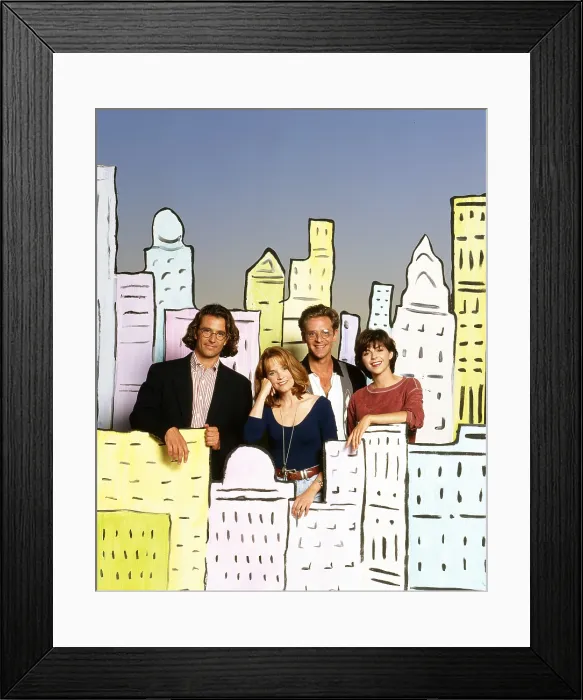 Framed Print : CAROLINE IN THE CITY, from left: Eric Lutes, Lea Thompson, Malcolm Gets, Amy Pietz, 1995-1999