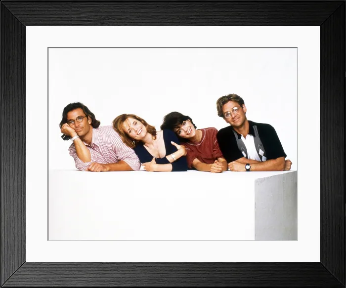 Framed Print : CAROLINE IN THE CITY, from left: Eric Lutes, Lea Thompson, Amy Pietz, Malcolm Gets, 1995, 1995-1999