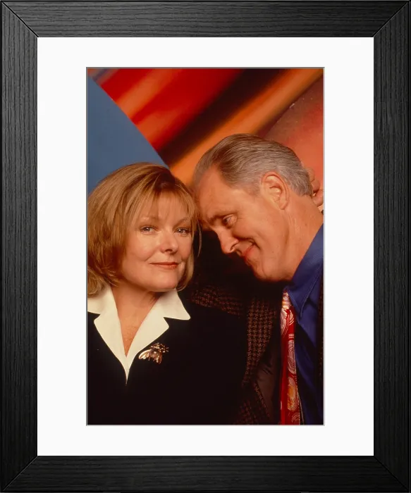 Framed Print : 3RD ROCK FROM THE SUN, Jane Curtin, John Lithgow, 1996-2001 Framed Print : 3RD ROCK FROM THE SUN, Jane Curtin, John Lithgow, 1996-2001