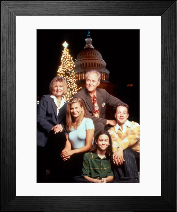 Framed Print : 3RD ROCK FROM THE SUN, clockwise from upper left: Jane Curtin, Kristen Johnston, John Lithgow, French Stewart, Joseph Gordon-Levitt, 1996-2001