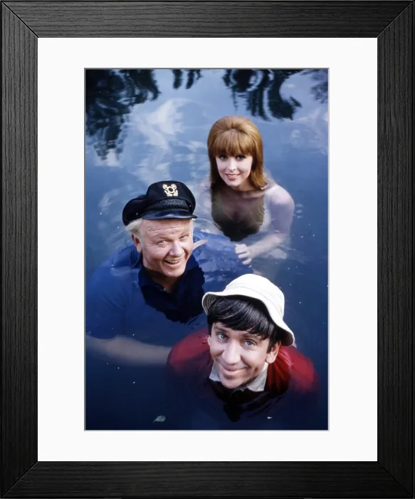 Framed Print : GILLIGAN'S ISLAND, clockwise from front, Bob Denver, Alan Hale, Jr. Tina Louise, 1964 (photo by Ron Thal)