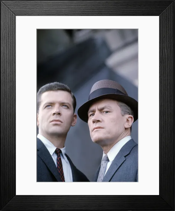 Framed Print : THE DEFENDERS, from left: Robert Reed, E.G. Marshall, 1961-1965