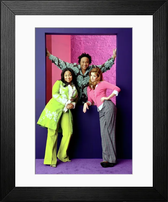 Framed Print : THAT'S SO RAVEN, Raven (aka Raven-Symone), Orlando Brown, Anneliese van der Pol, (Season 4), 2002-07
