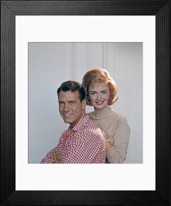 Framed Print : DONNA REED SHOW, from left: Carl Betz, Donna Reed, (Dec 18, 1962), 1958-1966