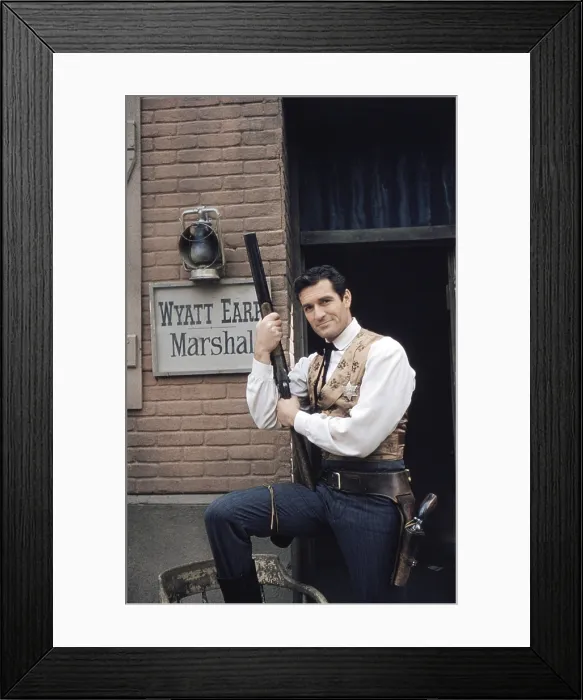 Framed Print : THE LIFE AND LEGEND OF WYATT EARP, Hugh O'Brian, 1955-61 (1958 photo) Framed Print : THE LIFE AND LEGEND OF WYATT EARP, Hugh O'Brian, 1955-61 (1958 photo)