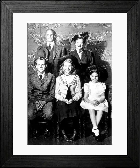 Framed Print : MAMA, (aka I REMEMBER MAMA), front from left, Dick Van Patten, Rosemary Rice, Robin Morgan; back from left, Judson Laire, Peggy Wood, 1949-57