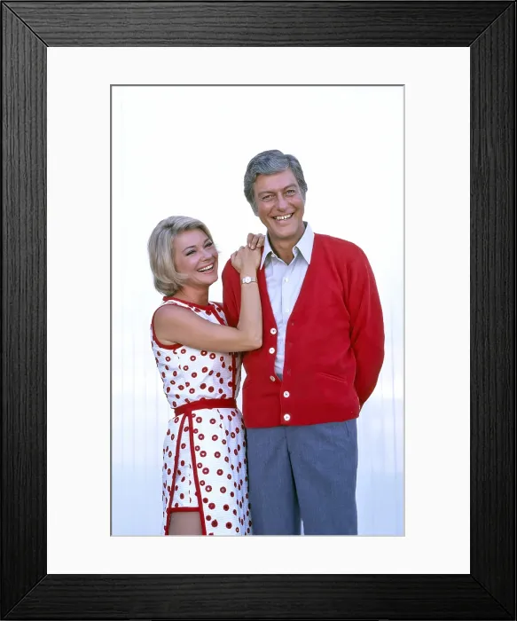 Framed Print : THE NEW DICK VAN DYKE SHOW, from left: Hope Lange, Dick Van Dyke, (1971), 1971-1974