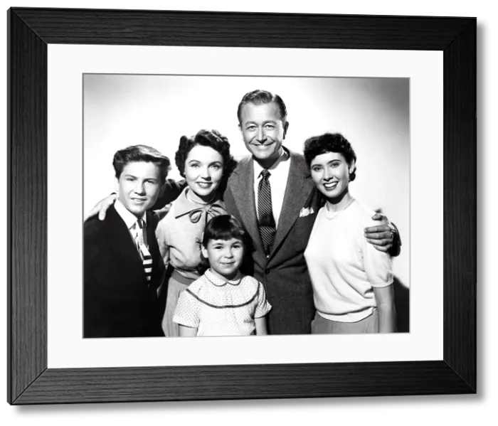 Framed Print : FATHER KNOWS BEST, from left, Billy Gray, Jane Wyatt, Lauren Chapin, Robert Young, Elinor Donahue, 1954-60