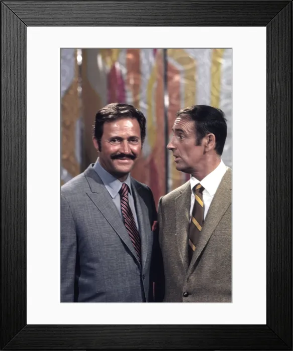Framed Print : ROWAN & MARTIN'S LAUGH-IN, Dan Rowan, Dick Martin, 1968-73