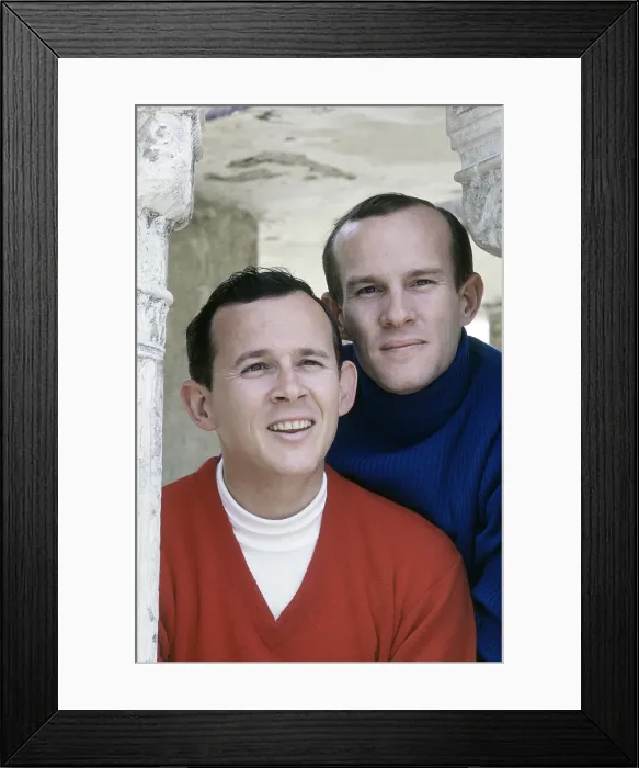 Framed Print : THE SMOTHERS BROTHERS COMEDY HOUR, from left: Dick Smothers, Tommy Smothers, (at home), (June 10, 1967), 1967-1969