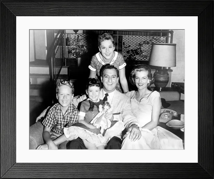 Framed Print : MAKE ROOM FOR DADDY, (aka THE DANNY THOMAS SHOW), seated from left: Rusty Hamer, Angela Cartwright, Danny Thomas, Marjorie Lord, Sherry Jackson (rear), (fifth season cast shot)