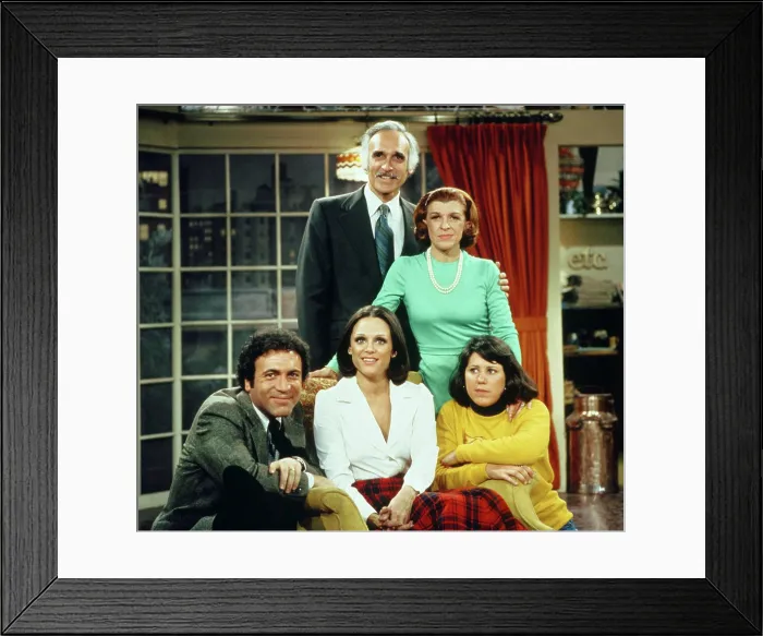 Framed Print : RHODA, (clockwise from top): Harold Gould, Nancy Walker, Julie Kavner, Valerie Harper, David Groh, 1974-78