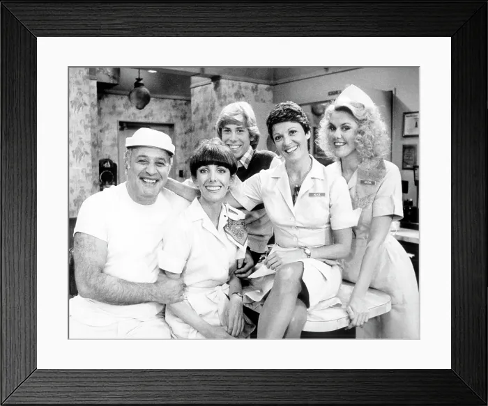 Framed Print : ALICE, from left: Vic Tayback, Beth Howland, Philip McKeon, Linda Lavin, Celia Weston (Season 6), 1976-85