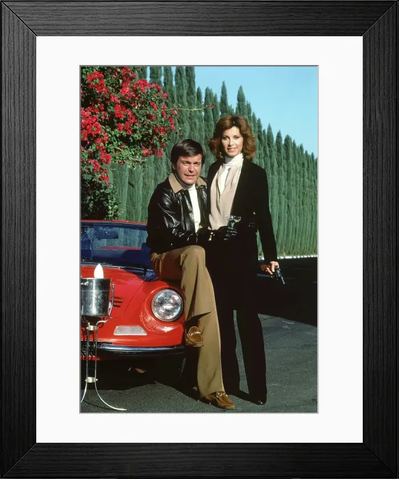 Framed Print : HART TO HART, from left: Robert Wagner, Stefanie Powers, 1979-84