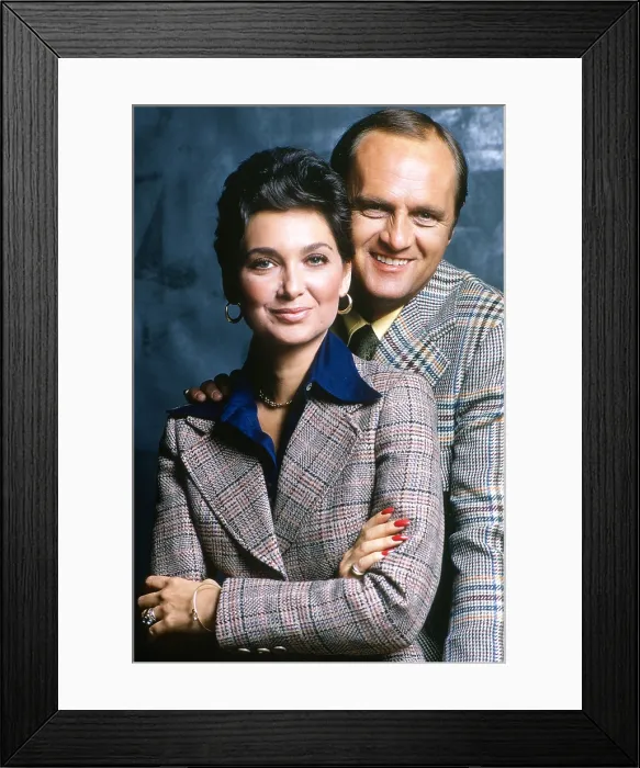 Framed Print : THE BOB NEWHART SHOW, from left: Suzanne Pleshette, Bob Newhart, 1973, 1972-1978 Framed Print : THE BOB NEWHART SHOW, from left: Suzanne Pleshette, Bob Newhart, 1973, 1972-1978