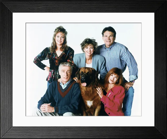 Framed Print : EMPTY NEST, (top row, from left): Park Overall, Kristy McNichol, David Leisure, (bottom): Richard Mulligan, Dreyfuss the dog, Dinah Manoff, (1992), 1988-95